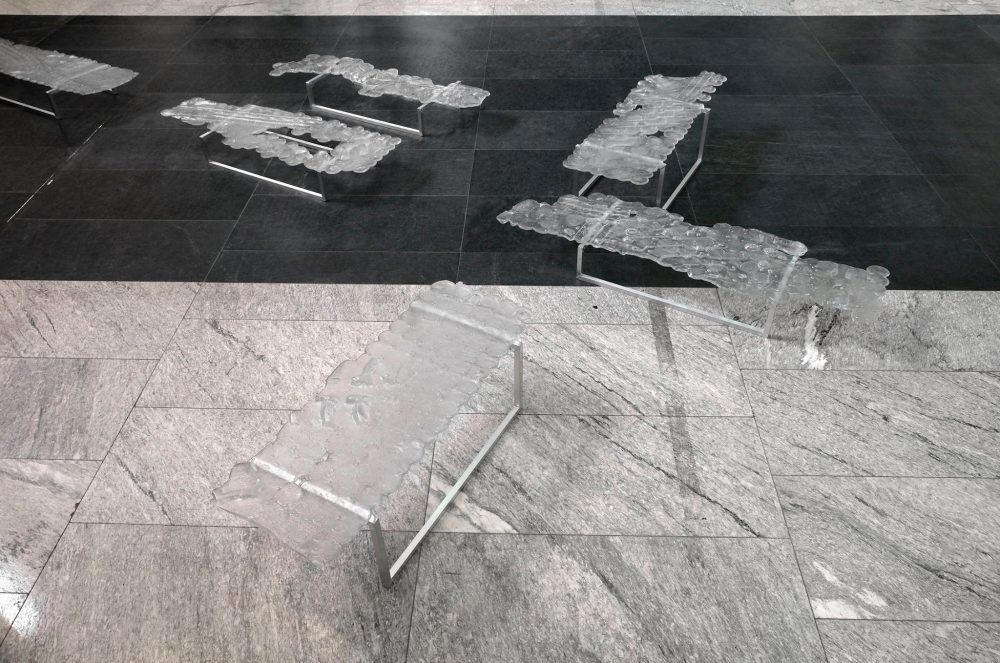 As x as y Jubiläumsausstellung zur deutsch-polnischen Städtepartnerschaft zwischen Düsseldorf und Warschau. Mit Mateusz Choróbski, Paul Czerlitzki, Zuza Golińska, Klara Kayser, Gizela Mickiewicz, Ulrike Möschel, Katarzyna Przezwańska und Angelika J. Trojnarski.