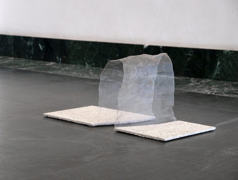 As x as y Jubiläumsausstellung zur deutsch-polnischen Städtepartnerschaft zwischen Düsseldorf und Warschau. Mit Mateusz Choróbski, Paul Czerlitzki, Zuza Golińska, Klara Kayser, Gizela Mickiewicz, Ulrike Möschel, Katarzyna Przezwańska und Angelika J. Trojnarski.