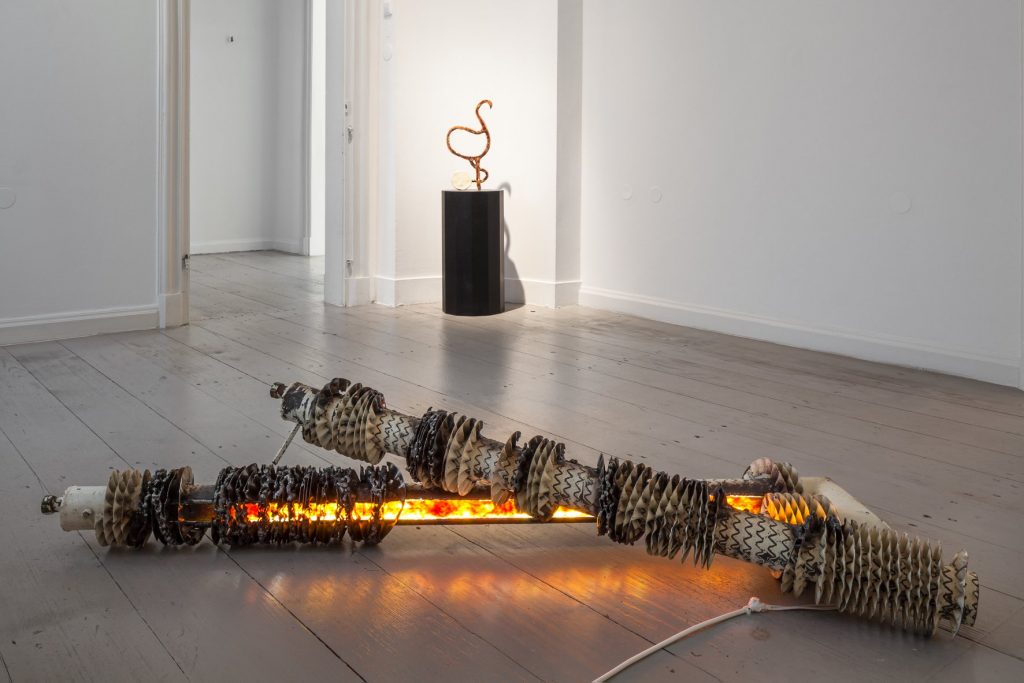 Der Unterschied in Ähnlichkeit Jubiläumsausstellung zur deutsch-polnischen Städtepartnerschaft zwischen Düsseldorf und Warschau. Mit Mateusz Choróbski, Thomas Musehold, Marzena Nowak und Katja Tönnissen