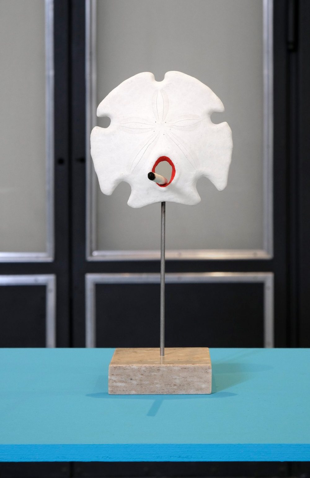 As x as y Jubiläumsausstellung zur deutsch-polnischen Städtepartnerschaft zwischen Düsseldorf und Warschau. Mit Mateusz Choróbski, Paul Czerlitzki, Zuza Golińska, Klara Kayser, Gizela Mickiewicz, Ulrike Möschel, Katarzyna Przezwańska und Angelika J. Trojnarski.